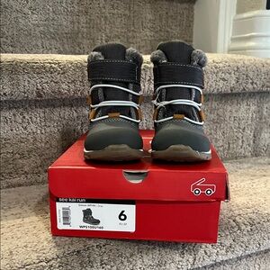 See Kai Run Kids' Gilman Gray Snow Boots - Size 6 Brand new, never worn